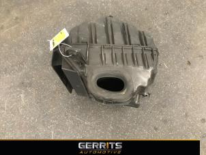 Gebruikte Luchtfilterhuis Renault Megane III Coupe (DZ) 1.4 16V TCe 130 Prijs € 21,98 Margeregeling aangeboden door Gerrits Automotive BV