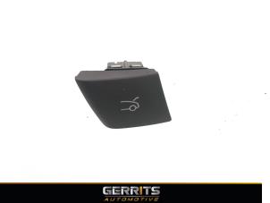 Gebruikte Schakelaar achterklep Citroen DS5 (KD/KF) 2.0 165 HYbrid4 16V Prijs € 27,48 Margeregeling aangeboden door Gerrits Automotive