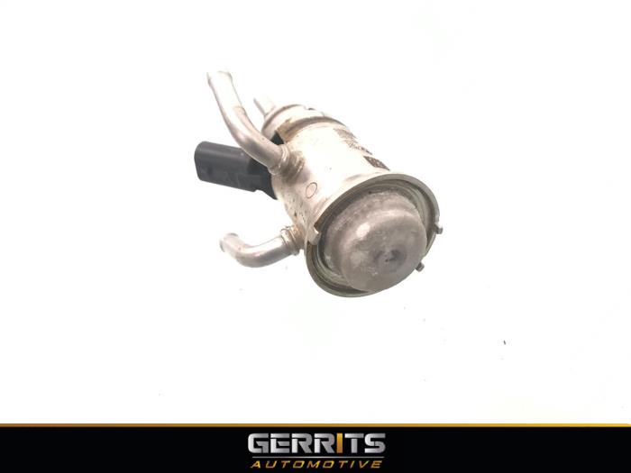 Adblue injector van een BMW 2 serie Gran Tourer (F46) 218d 2.0 TwinPower Turbo 16V 2020