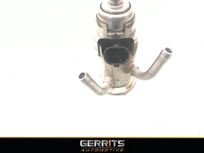 Adblue injector van een BMW 2 serie Gran Tourer (F46) 218d 2.0 TwinPower Turbo 16V 2020