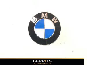 Gebruikte Embleem BMW 2 serie Gran Tourer (F46) 218d 2.0 TwinPower Turbo 16V Prijs € 21,98 Margeregeling aangeboden door Gerrits Automotive