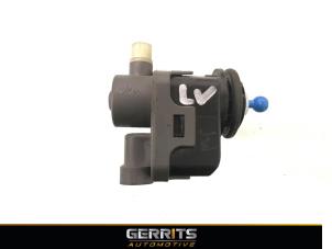 Gebruikte Koplampmotor Nissan Qashqai (J10) 2.0 16V Prijs € 27,48 Margeregeling aangeboden door Gerrits Automotive BV