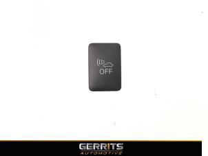 Gebruikte Schakelaar Mitsubishi Outlander (GF/GG) 2.0 16V PHEV 4x4 Prijs € 21,98 Margeregeling aangeboden door Gerrits Automotive BV