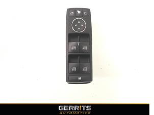 Gebruikte Raam schakelaar elektrisch Mercedes C (W204) 3.0 C-280 V6 24V Prijs € 54,98 Margeregeling aangeboden door Gerrits Automotive BV