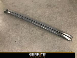 Gebruikte Dakrail set Mitsubishi Outlander (GF/GG) 2.0 16V PHEV 4x4 Prijs € 164,98 Margeregeling aangeboden door Gerrits Automotive BV