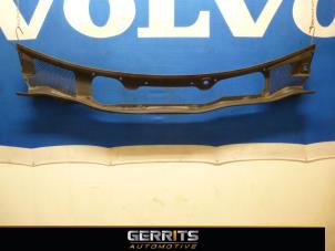 Gebruikte Paravan Volvo V40 (MV) 2.0 D2 16V Prijs € 33,00 Margeregeling aangeboden door Gerrits Automotive