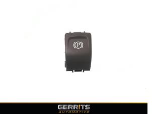 Gebruikte Handrem schakelaar Opel Meriva 1.4 Turbo 16V ecoFLEX Prijs € 21,98 Margeregeling aangeboden door Gerrits Automotive BV