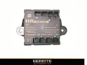 Gebruikte Centrale Deurvergrendelings Module Mercedes GLK (204.7/9) 3.0 350 CDI 24V BlueEfficiency 4-Matic Prijs € 27,48 Margeregeling aangeboden door Gerrits Automotive BV