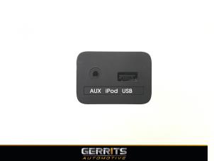 Gebruikte AUX/USB aansluiting Kia Sportage (SL) 1.6 GDI 16V 4x2 Prijs € 21,98 Margeregeling aangeboden door Gerrits Automotive