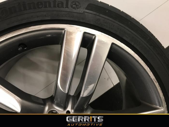 Velg + Band van een Mercedes-Benz GLK (204.7/9) 3.0 350 CDI 24V BlueEfficiency 4-Matic 2013