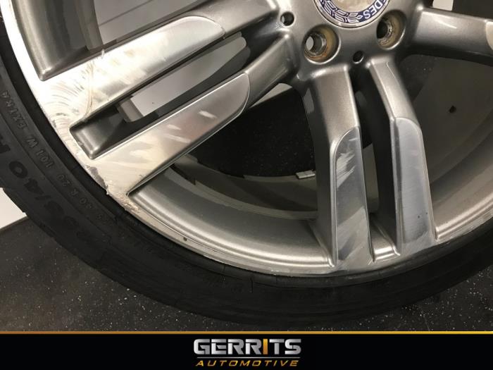 Velg + Band van een Mercedes-Benz GLK (204.7/9) 3.0 350 CDI 24V BlueEfficiency 4-Matic 2013