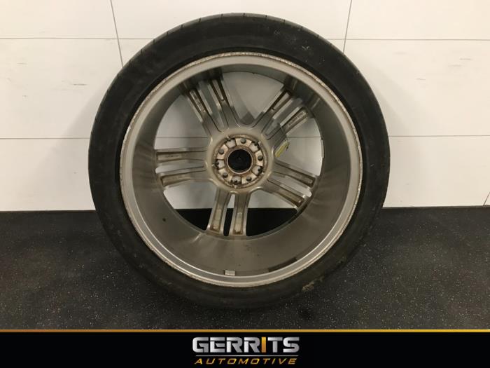 Velg + Band van een Mercedes-Benz GLK (204.7/9) 3.0 350 CDI 24V BlueEfficiency 4-Matic 2013