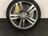 Velg + Band van een Mercedes-Benz GLK (204.7/9) 3.0 350 CDI 24V BlueEfficiency 4-Matic 2013