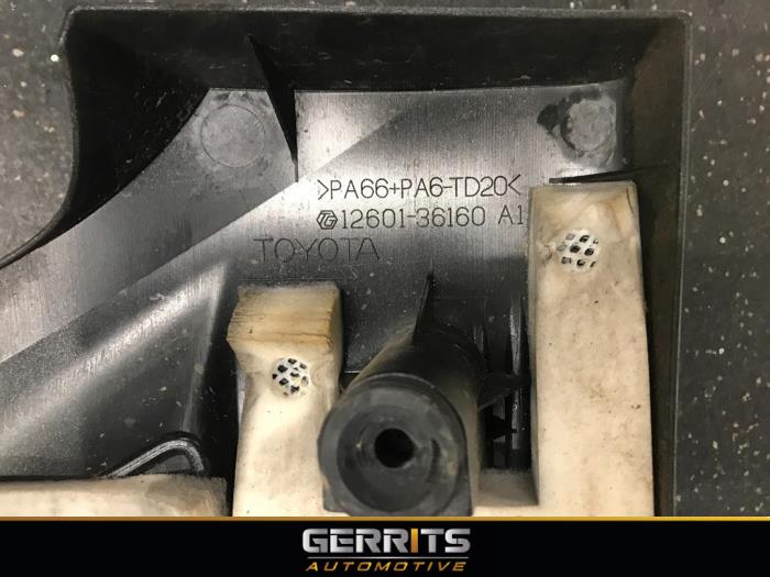 Afdekplaat motor van een Lexus NX I (Z1) 300h 2.5 16V 4x4 2014