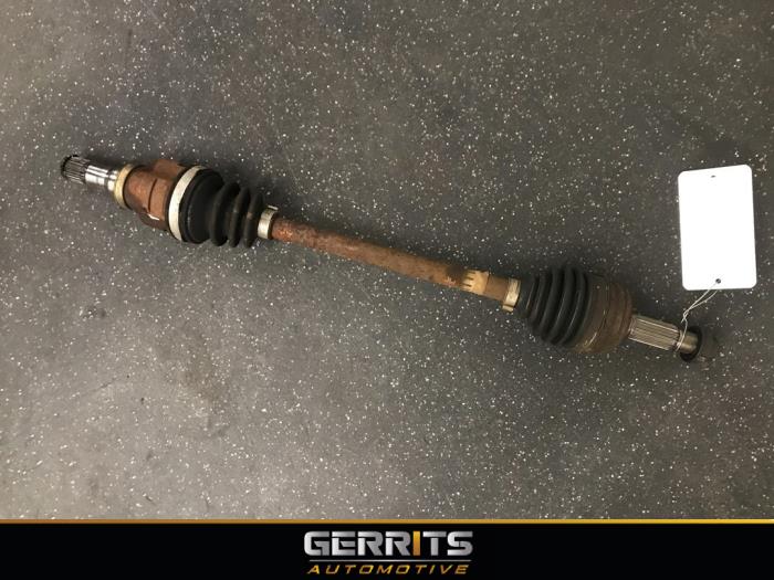 Gebruikte Steekas links-voor Peugeot 107 1.0 12V Prijs € 19,99 Margeregeling aangeboden door Gerrits Automotive BV
