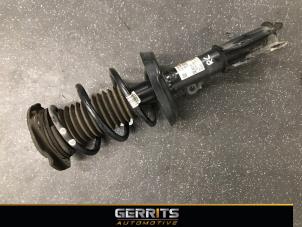 Gebruikte Schokdemperpoot rechts-voor Opel Astra K Sports Tourer 1.6 CDTI 110 16V Prijs € 59,99 Margeregeling aangeboden door Gerrits Automotive BV