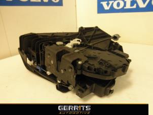 Gebruikte Deurslot Mechaniek 2Deurs links Volvo C30 (EK/MK) 1.8 16V Prijs € 38,50 Margeregeling aangeboden door Gerrits Automotive