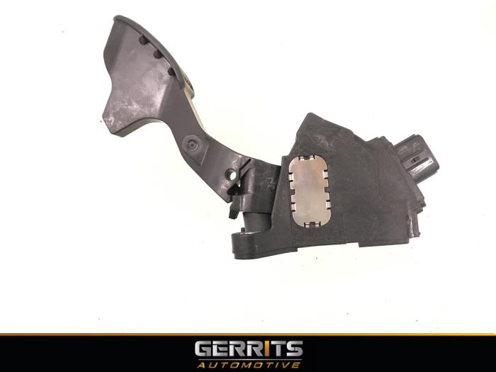 Gaspedaal van een Toyota Yaris III (P13) 1.5 16V Hybrid 2015