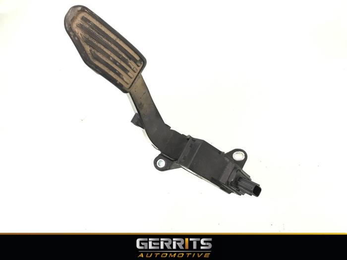 Gaspedaal van een Toyota Yaris III (P13) 1.5 16V Hybrid 2015