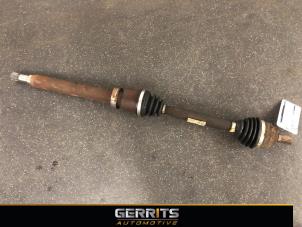 Gebruikte Aandrijfas rechts-voor Volvo C30 (EK/MK) 1.8 16V Prijs € 55,00 Margeregeling aangeboden door Gerrits Automotive BV