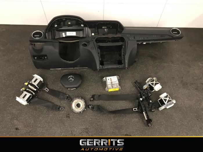 Gebruikte Airbag Set + Module Mercedes C Estate (S204) 2.2 C-200 CDI 16V BlueEFFICIENCY Prijs € 899,99 Margeregeling aangeboden door Gerrits Automotive BV
