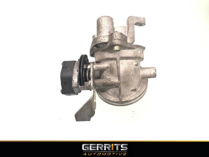 Gebruikte Gasklephuis BMW 5 serie (E39) 520i 24V Prijs € 54,98 Margeregeling aangeboden door Gerrits Automotive BV