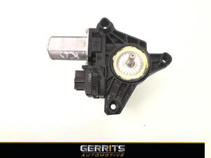 Gebruikte Motor electrisch raam Mercedes E (W213) E-350d 3.0 V6 24V Prijs € 27,48 Margeregeling aangeboden door Gerrits Automotive BV