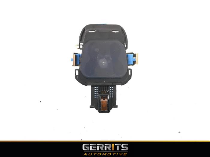 Gebruikte Regensensor Mercedes E (W213) E-350d 3.0 V6 24V Prijs € 65,98 Margeregeling aangeboden door Gerrits Automotive BV