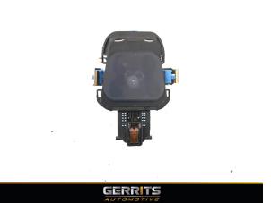 Gebruikte Sensor regen Mercedes E (W213) E-350d 3.0 V6 24V Prijs € 79,84 Inclusief btw aangeboden door Gerrits Automotive