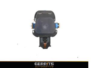 Gebruikte Regensensor Mercedes E (W213) E-350d 3.0 V6 24V Prijs € 65,98 Margeregeling aangeboden door Gerrits Automotive BV