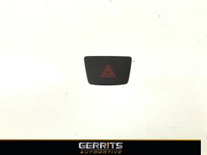 Gebruikte Gevarenlicht Schakelaar Ford Fiesta 7 1.0 EcoBoost 12V Prijs € 21,98 Margeregeling aangeboden door Gerrits Automotive