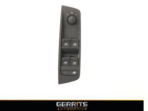 Gebruikte Schakelaar Elektrisch Raam Audi A1 Sportback (8XA/8XF) 1.2 TFSI Prijs € 54,98 Margeregeling aangeboden door Gerrits Automotive BV