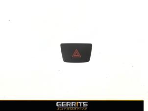 Gebruikte Gevarenlicht Schakelaar Ford Fiesta 7 1.5 TDCi 85 Prijs € 21,98 Margeregeling aangeboden door Gerrits Automotive