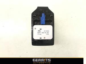 Gebruikte GPS Antenne Ford Fiesta 6 (JA8) 1.0 SCI 12V 80 Prijs € 21,98 Margeregeling aangeboden door Gerrits Automotive