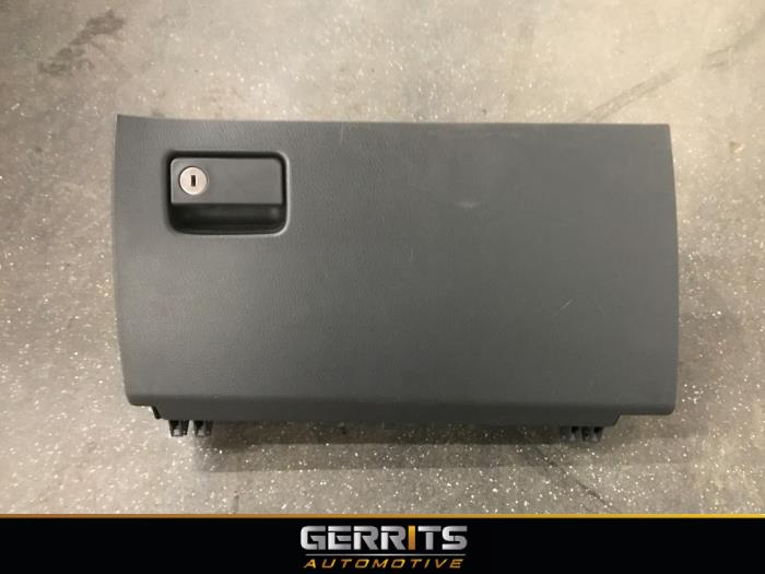 Glovebox Toyota Rav4