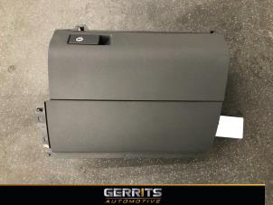 Gebruikte Dashboardkastje Volkswagen Touran (1T3) 1.2 TSI Prijs € 43,98 Margeregeling aangeboden door Gerrits Automotive BV