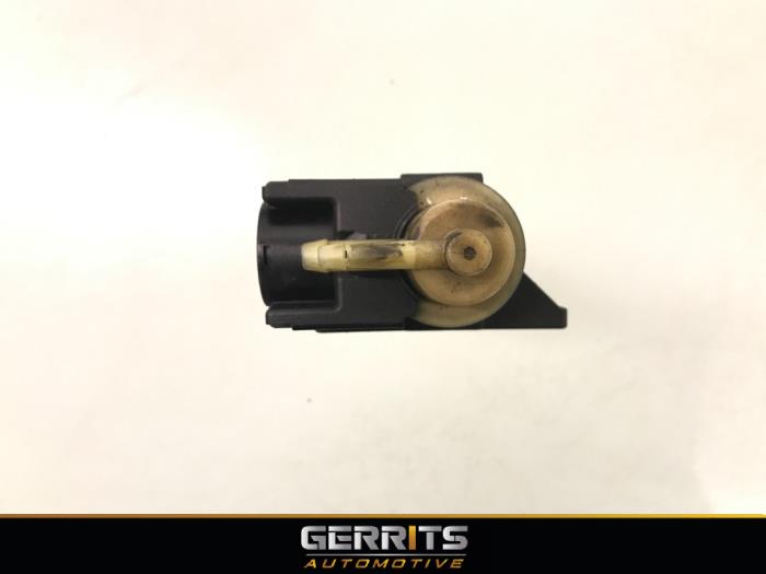 Overdrukklep Turbo van een Opel Astra J Sports Tourer (PD8/PE8/PF8) 1.7 CDTi 16V 2011