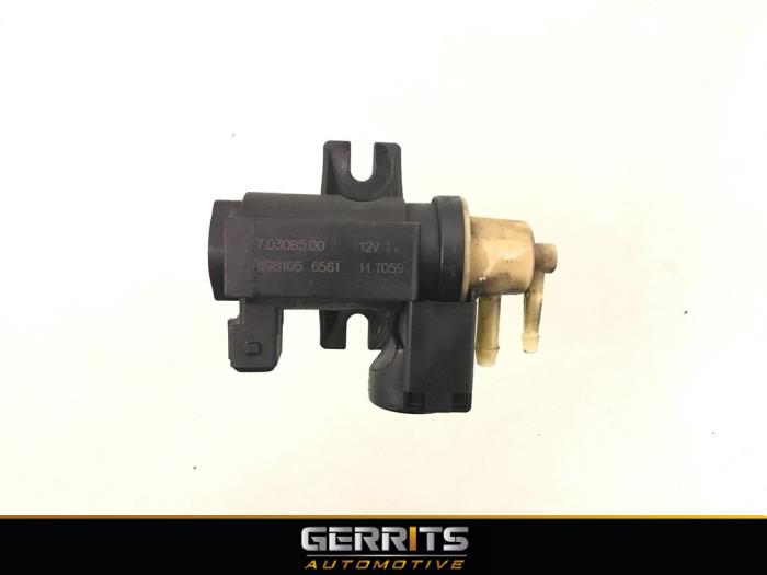 Overdrukklep Turbo van een Opel Astra J Sports Tourer (PD8/PE8/PF8) 1.7 CDTi 16V 2011