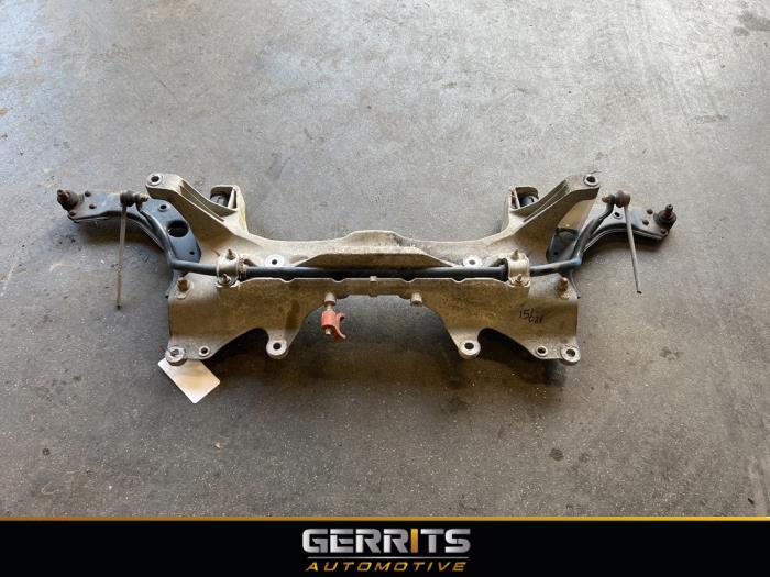 Subframe van een Peugeot Bipper (AA) 1.3 HDI 2013