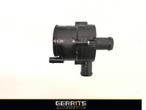 Gebruikte Extra waterpomp Skoda Fabia III Combi (NJ5) 1.2 TSI 16V Greentech Prijs € 32,98 Margeregeling aangeboden door Gerrits Automotive