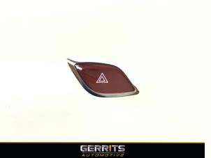 Gebruikte Paniekverlichtings Schakelaar Citroen C3 (SC) 1.0 Vti 68 12V Prijs € 21,98 Margeregeling aangeboden door Gerrits Automotive