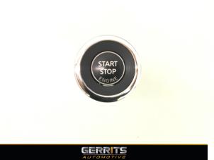 Gebruikte Start/Stop schakelaar Nissan Qashqai (J11) 1.2 DIG-T 16V Prijs € 21,98 Margeregeling aangeboden door Gerrits Automotive