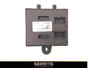 Gebruikte Start/Stop computer Renault Captur (2R) 0.9 Energy TCE 12V Prijs € 74,99 Margeregeling aangeboden door Gerrits Automotive BV