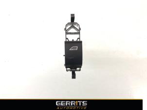 Gebruikte Raam schakelaar elektrisch Ford Fiesta 6 (JA8) 1.25 16V Prijs € 21,98 Margeregeling aangeboden door Gerrits Automotive BV