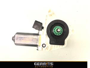 Gebruikte Motor electrisch raam Mercedes C (C205) C-300 2.0 Turbo 16V Prijs € 38,48 Margeregeling aangeboden door Gerrits Automotive BV