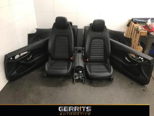 Gebruikte Interieur Bekledingsset Mercedes C (C205) C-300 2.0 Turbo 16V Prijs € 375,00 Margeregeling aangeboden door Gerrits Automotive BV