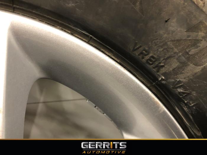 Velgen set + banden van een Kia Ceed Sportswagon (CDF) 1.0i T-GDi 12V 2021