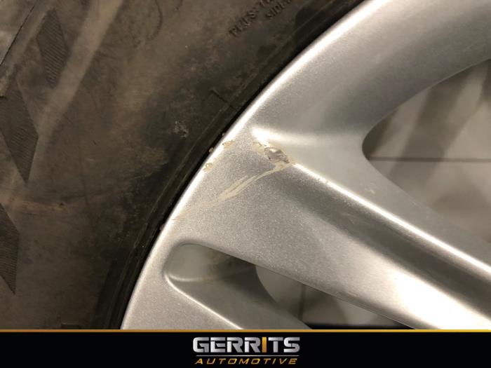 Velgen set + banden van een Kia Ceed Sportswagon (CDF) 1.0i T-GDi 12V 2021