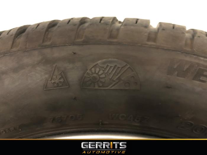 Velgen set + banden van een Kia Ceed Sportswagon (CDF) 1.0i T-GDi 12V 2021