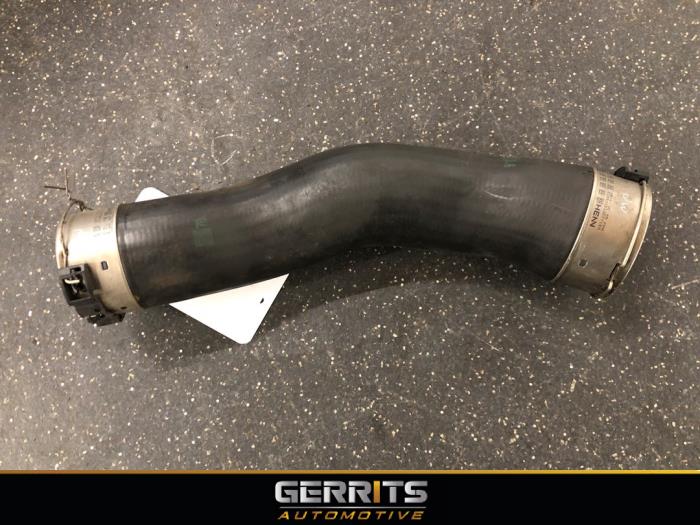 Gebruikte Intercooler Slang BMW 3 serie (F30) 320d 2.0 16V EfficientDynamicsEdition Prijs € 32,98 Margeregeling aangeboden door Gerrits Automotive BV